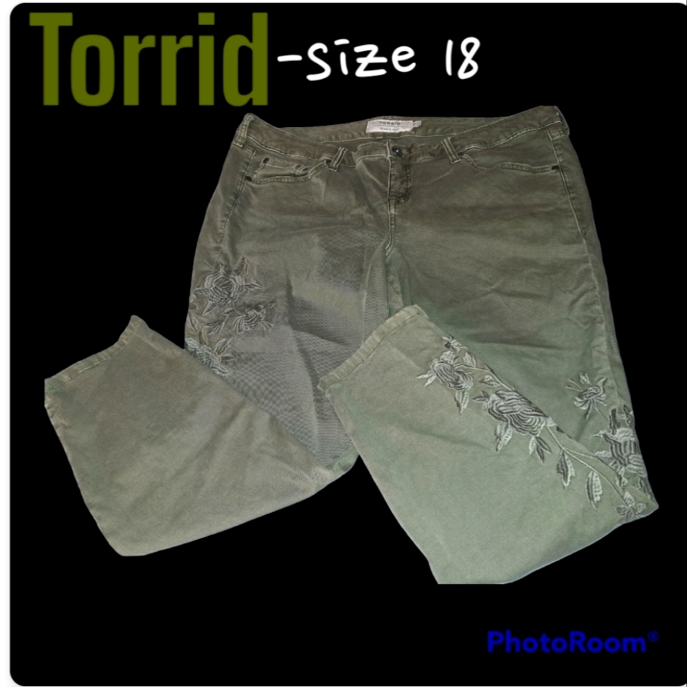 👽Torrid floral detailed pants•plus size